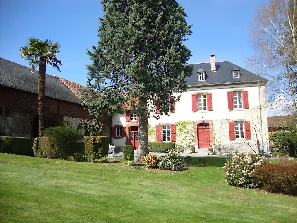 Chambres D'Hotes La Buissiere Campan Bed and breakfast